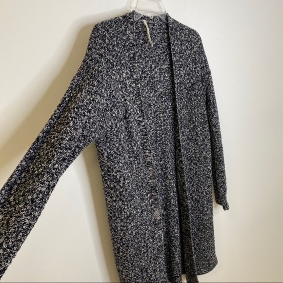 Leo and Nicole Black Long Cardigan Sweater M - Picture 9 of 12